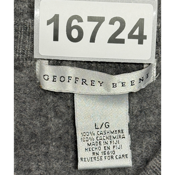 100% Cashmere Geoffrey Beene Gray V-Neck Sweater - Picture 9 of 9